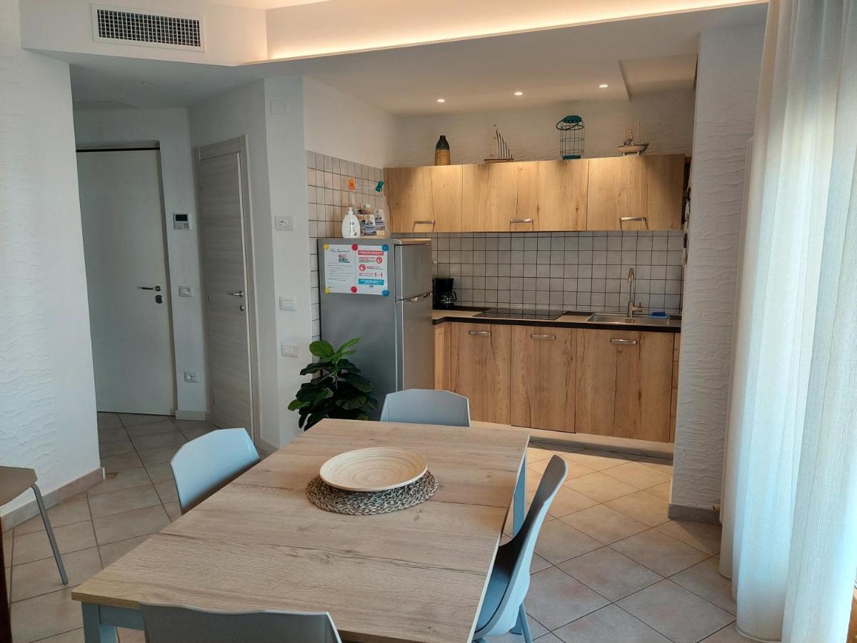 Blue Apartment - A Due Passi Dal Lago, Parcheggio Privato Lazise Buitenkant foto